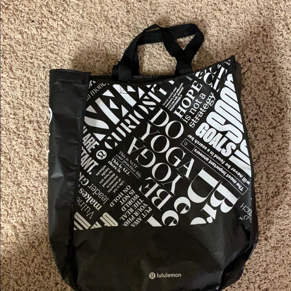 Medium Lululemon bag